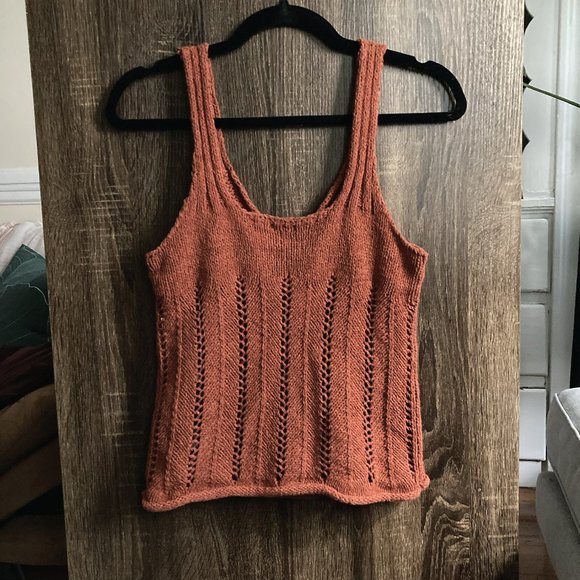 NWT Abercrombie Skimming V-Neck Crochet Tank - Picture 2 of 5